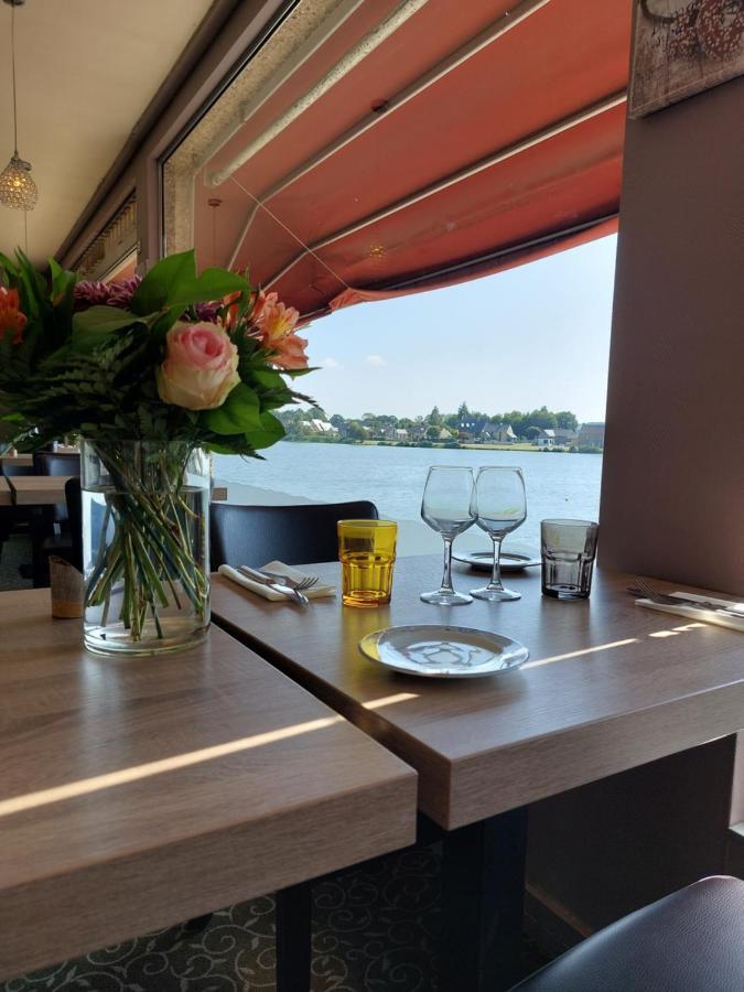 Hotel Restaurant Du Lac Combourg Bagian luar foto