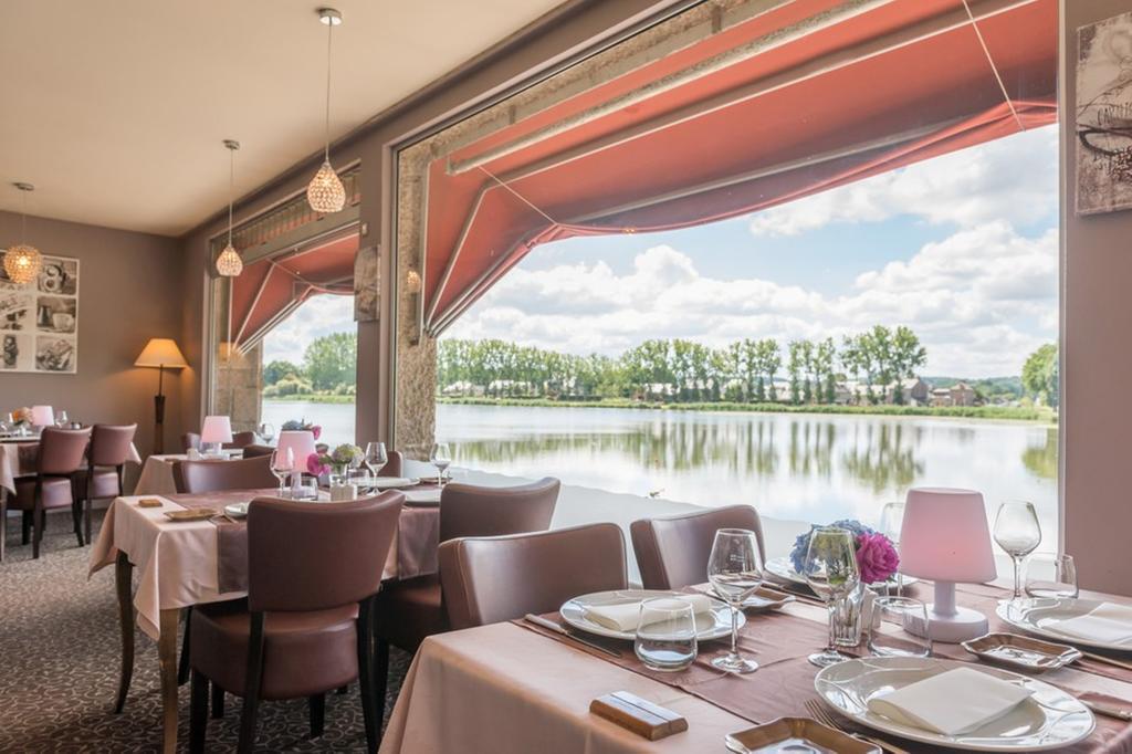 Hotel Restaurant Du Lac Combourg Bagian luar foto