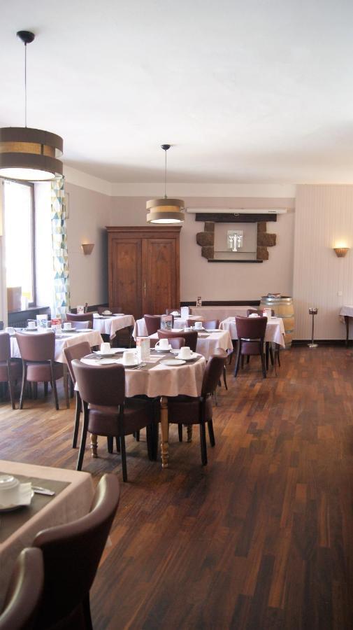 Hotel Restaurant Du Lac Combourg Bagian luar foto