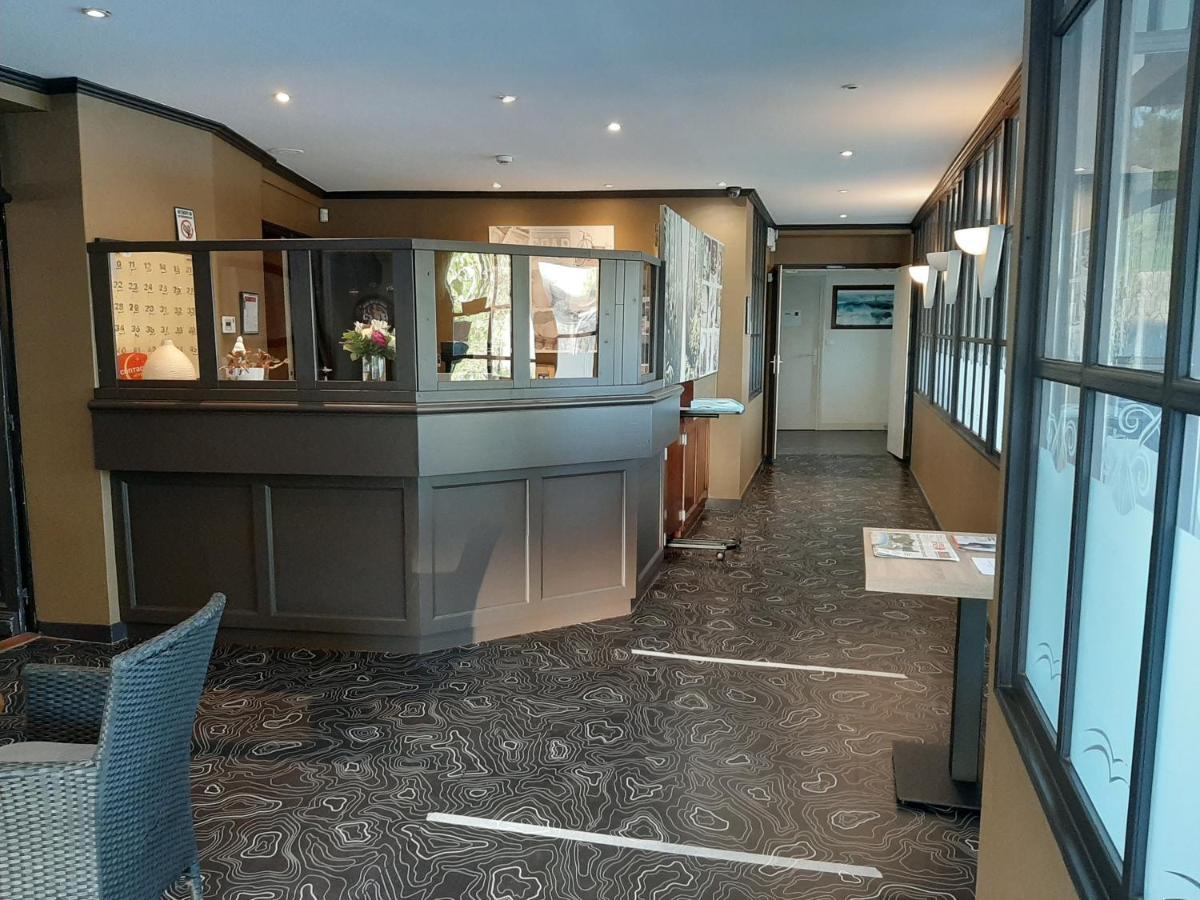 Hotel Restaurant Du Lac Combourg Bagian luar foto