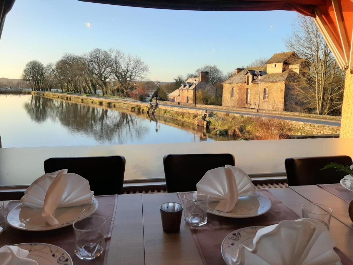 Hotel Restaurant Du Lac Combourg Bagian luar foto